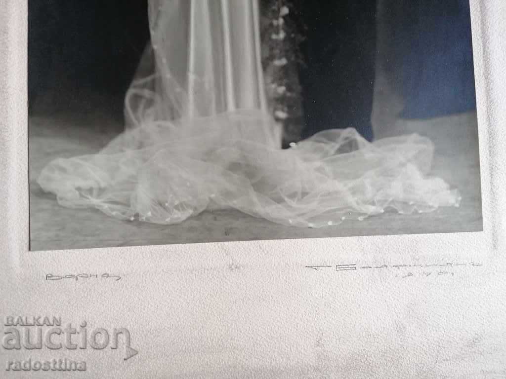 Fotografie pe carton Boyadjian Varna autograf 1940 cu preț € 51.13 | 100.00 BGN Fotografie pe carton Boyadjian Varna autograf 1940 cu preț € 51.13 | 100.00 BGN