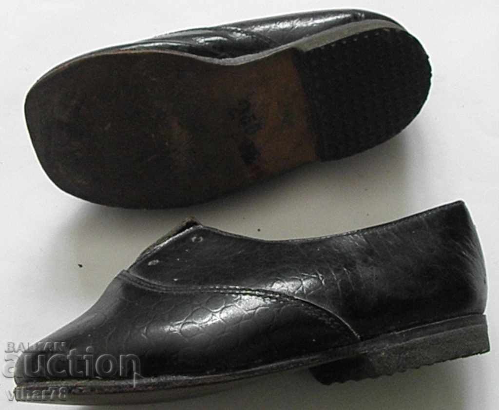 old small patent leather shoes - 5 old small patent leather shoes - 5