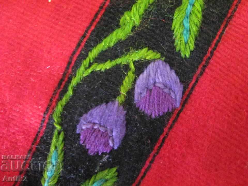 Δημοπρασία Ποδιά για λαϊκή τέχνη του 19ου αιώνα για γυναικεία ενδυμασία Δημοπρασία Ποδιά για λαϊκή τέχνη του 19ου αιώνα για γυναικεία ενδυμασία