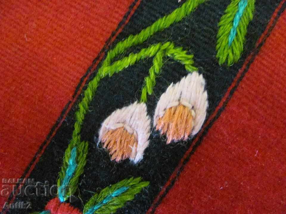 Παράδοση Ποδιά για λαϊκή τέχνη του 19ου αιώνα για γυναικεία ενδυμασία Παράδοση Ποδιά για λαϊκή τέχνη του 19ου αιώνα για γυναικεία ενδυμασία