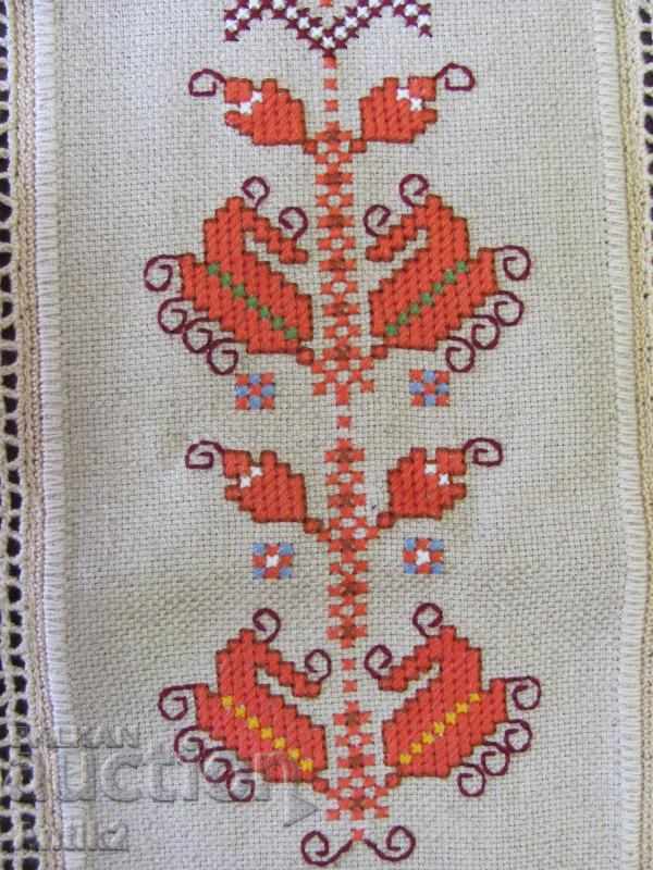 Auction Old 2 Piece Carriages, Handmade Embroidered Tablecloths Auction Old 2 Piece Carriages, Handmade Embroidered Tablecloths