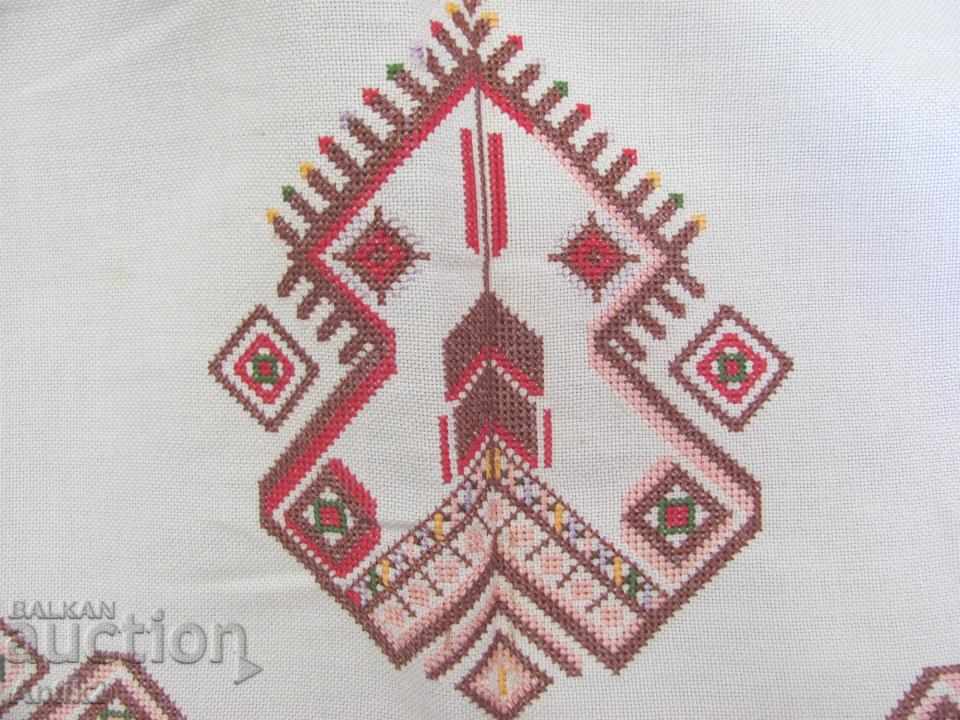 Auction Old hand embroidery big tablecloth Auction Old hand embroidery big tablecloth