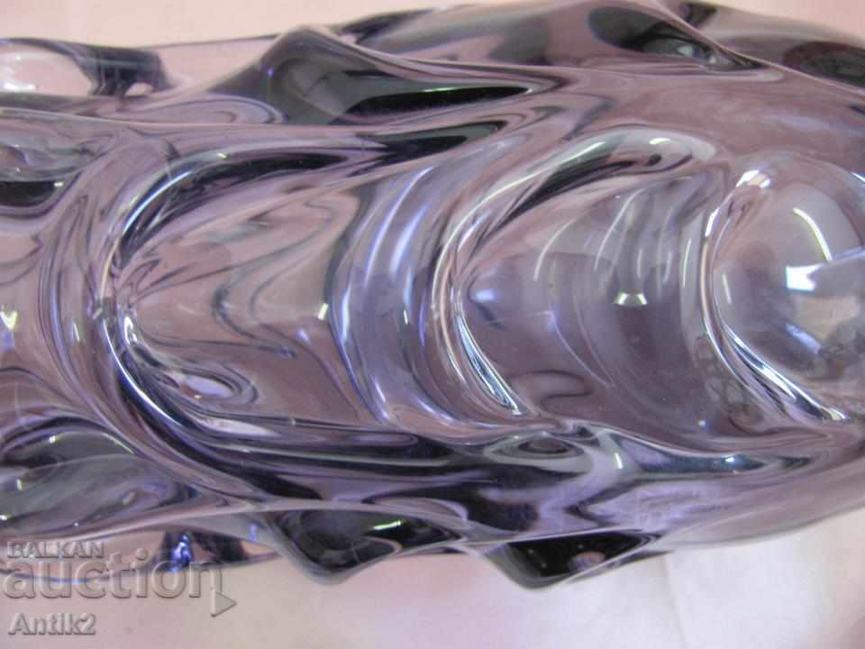 Auction Old Murano Crystal Glass Solid Purple Vase Auction Old Murano Crystal Glass Solid Purple Vase