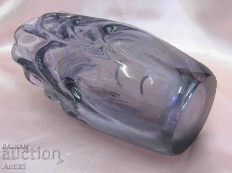 Delivery of Old Murano Crystal Glass Solid Purple Vase Delivery of Old Murano Crystal Glass Solid Purple Vase