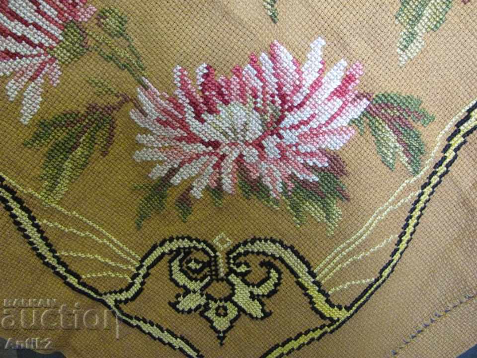 1950s Hand embroidered Tablecloth - 7 1950s Hand embroidered Tablecloth - 7