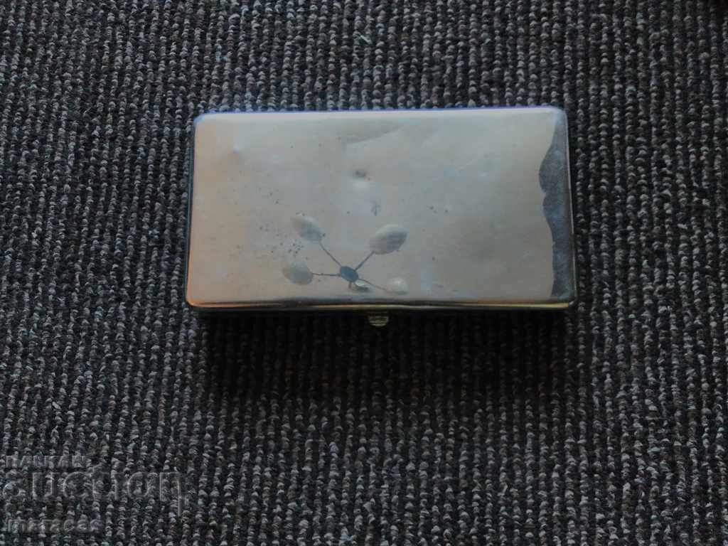 Метална медицинска кутия с цена 20.00 лв. | € 10.23 Метална медицинска кутия с цена 20.00 лв. | € 10.23