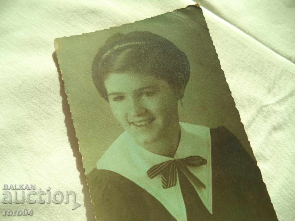 FOTO „IDEAL” SOFIA DE CRISTĂ STOIEANĂ cu preț € 4.99 | 9.76 BGN