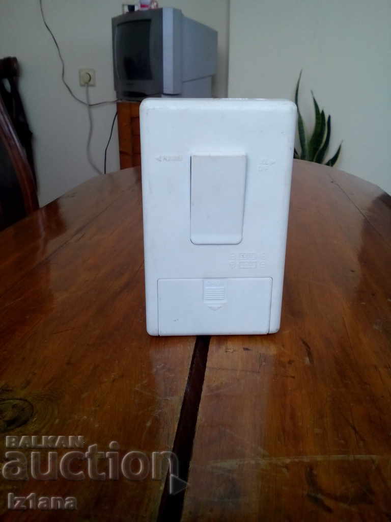 Auction  Old radio, Elta radio