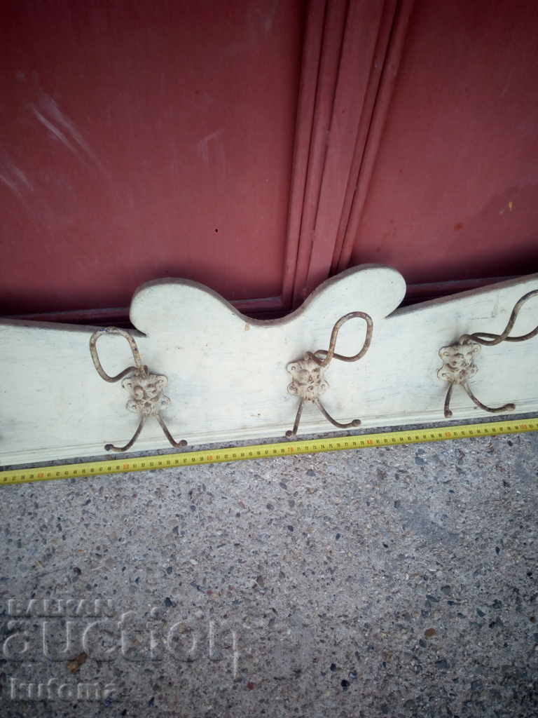 Auction Old big hanger Auction Old big hanger