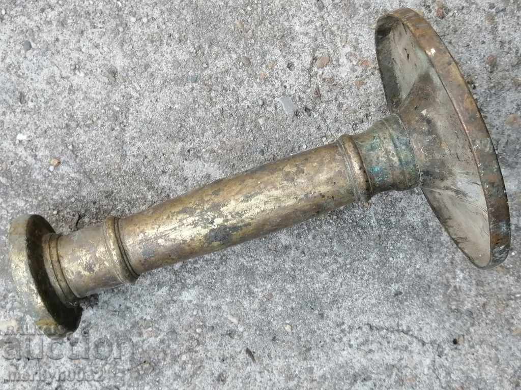 Delivery of Renaissance bronze candlestick candle Delivery of Renaissance bronze candlestick candle