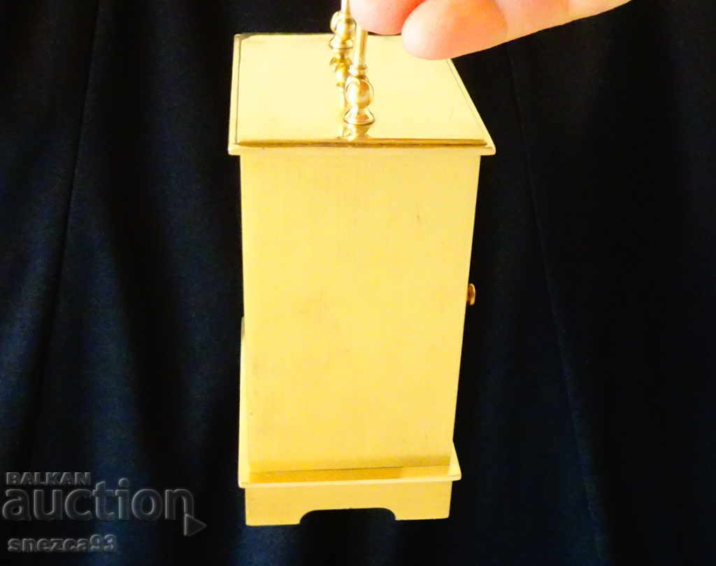 Доставка на Бронзов настолен часовник,каретен часовник,перфектен. Доставка на Бронзов настолен часовник,каретен часовник,перфектен.