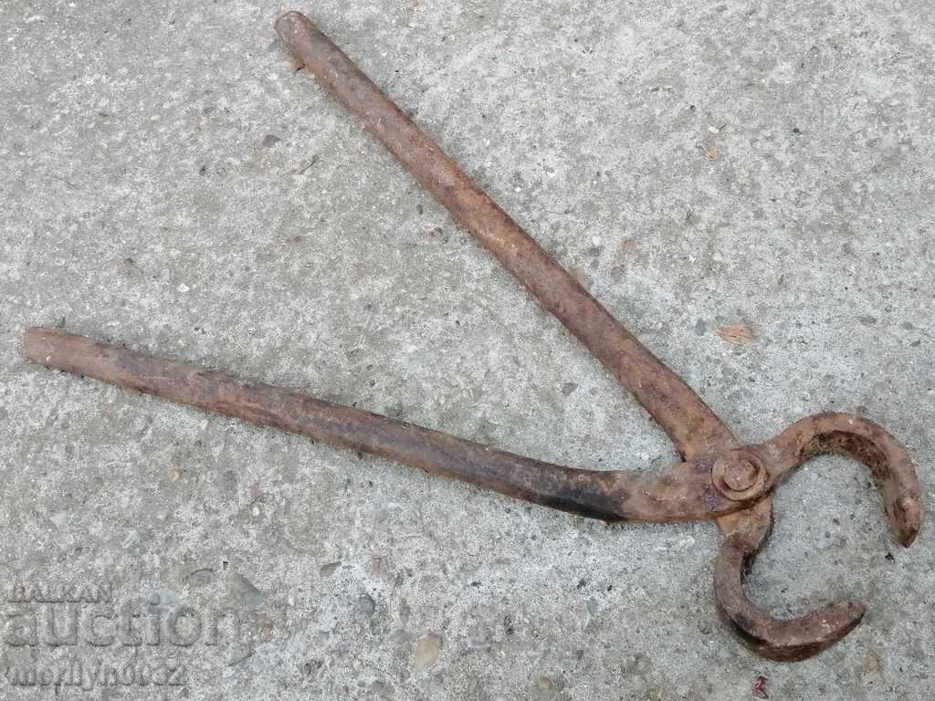 Old forging pliers, wrought iron, a keradene tool - 7 Old forging pliers, wrought iron, a keradene tool - 7
