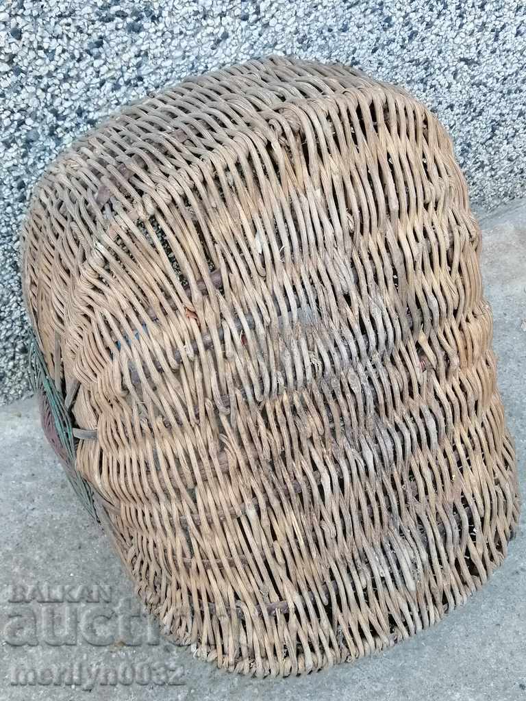 Auction Old knit basket, wooden Auction Old knit basket, wooden