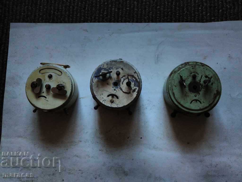 Old alarm clocks with price 20.00 BGN | € 10.23