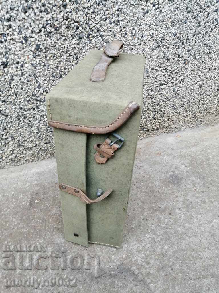 Auction Old medical bag World War II, Red Cross Auction Old medical bag World War II, Red Cross