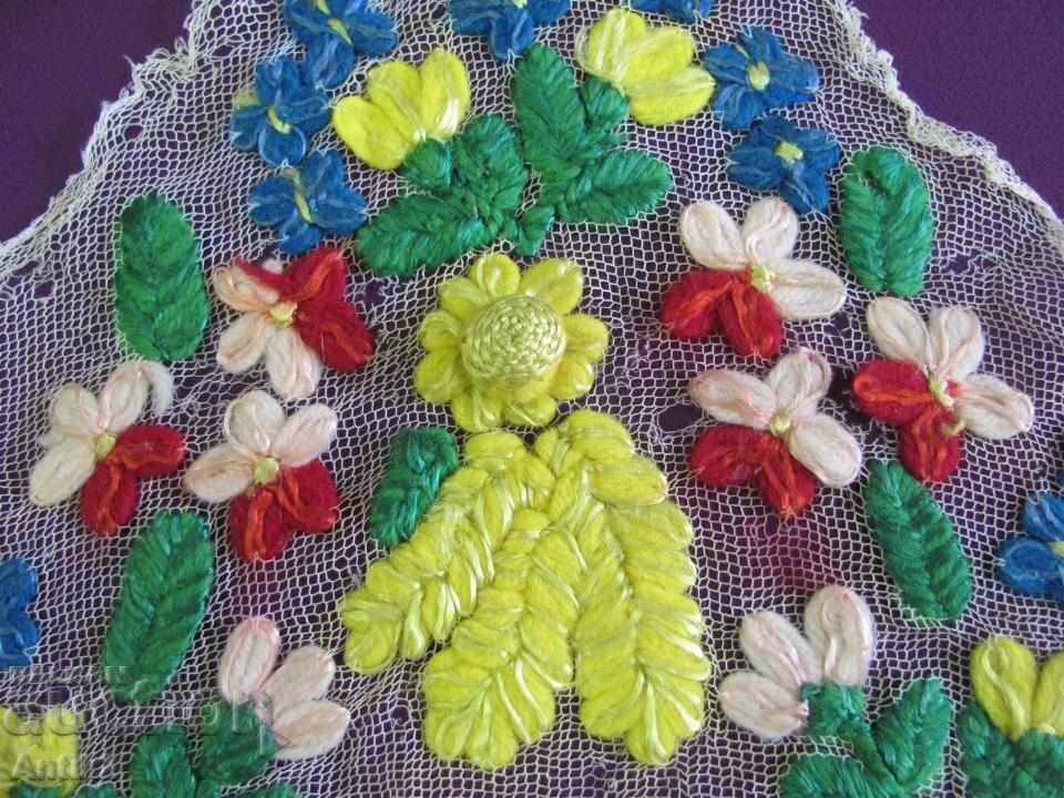 Delivery of 19th Century Hand Embroidery 2 Pieces Motives Delivery of 19th Century Hand Embroidery 2 Pieces Motives