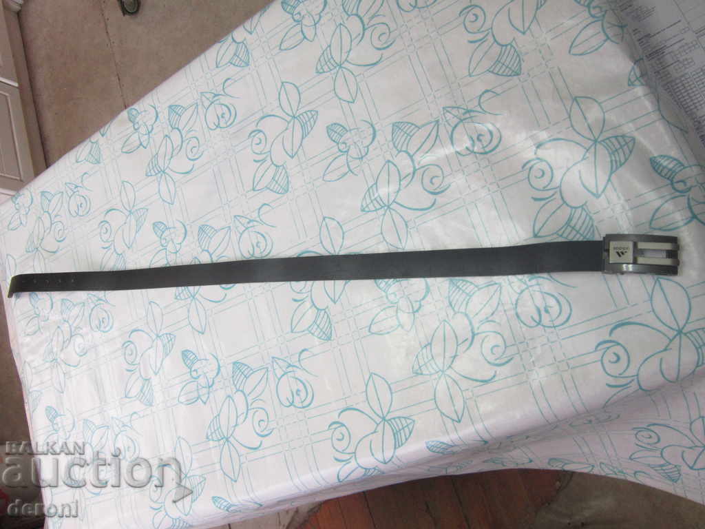 Доставка на Страхотен колан Adidas тока катарама Доставка на Страхотен колан Adidas тока катарама