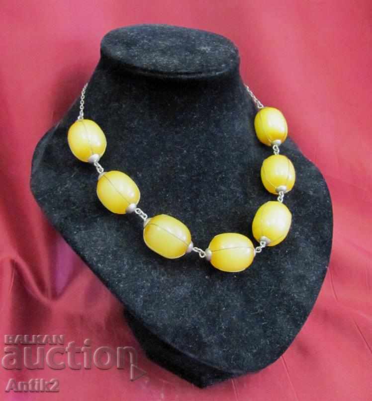 Old Lady's Necklace, Faturan and Silver