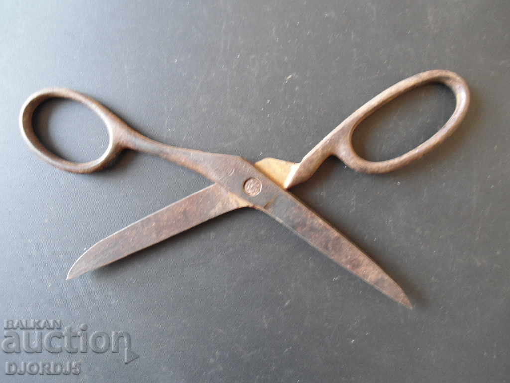 Auction  Old scissors marked