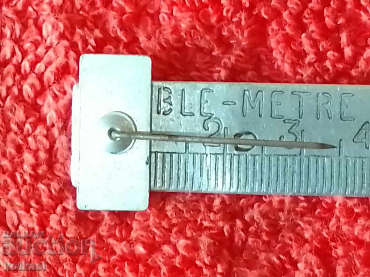 Delivery of Old metal pin badge Kompas style Delivery of Old metal pin badge Kompas style