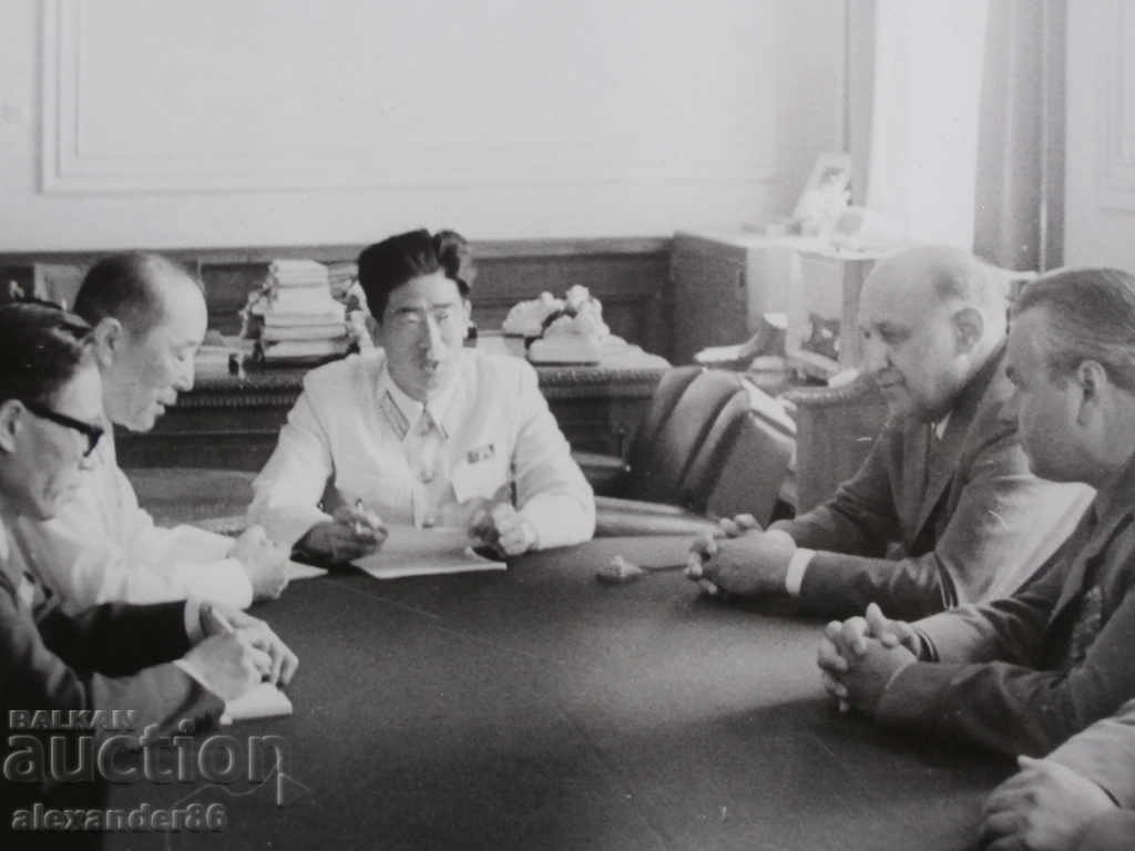 Τον Τόντορ Ζίβκοφ και τον βορειοκορεατικό στρατό με τιμή 60.00 BGN | € 30.68 Τον Τόντορ Ζίβκοφ και τον βορειοκορεατικό στρατό με τιμή 60.00 BGN | € 30.68