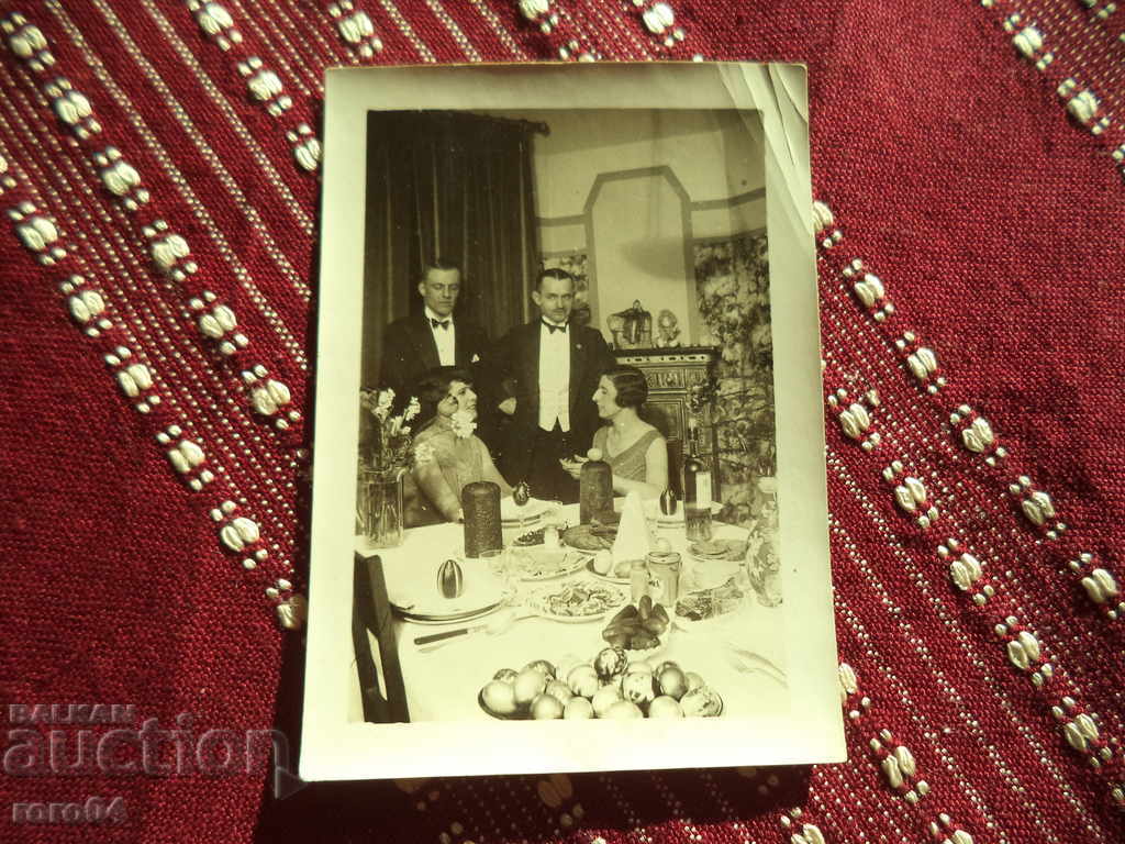 OLD PHOTOS - THE ARISTOCRATES - EASTER TABLE