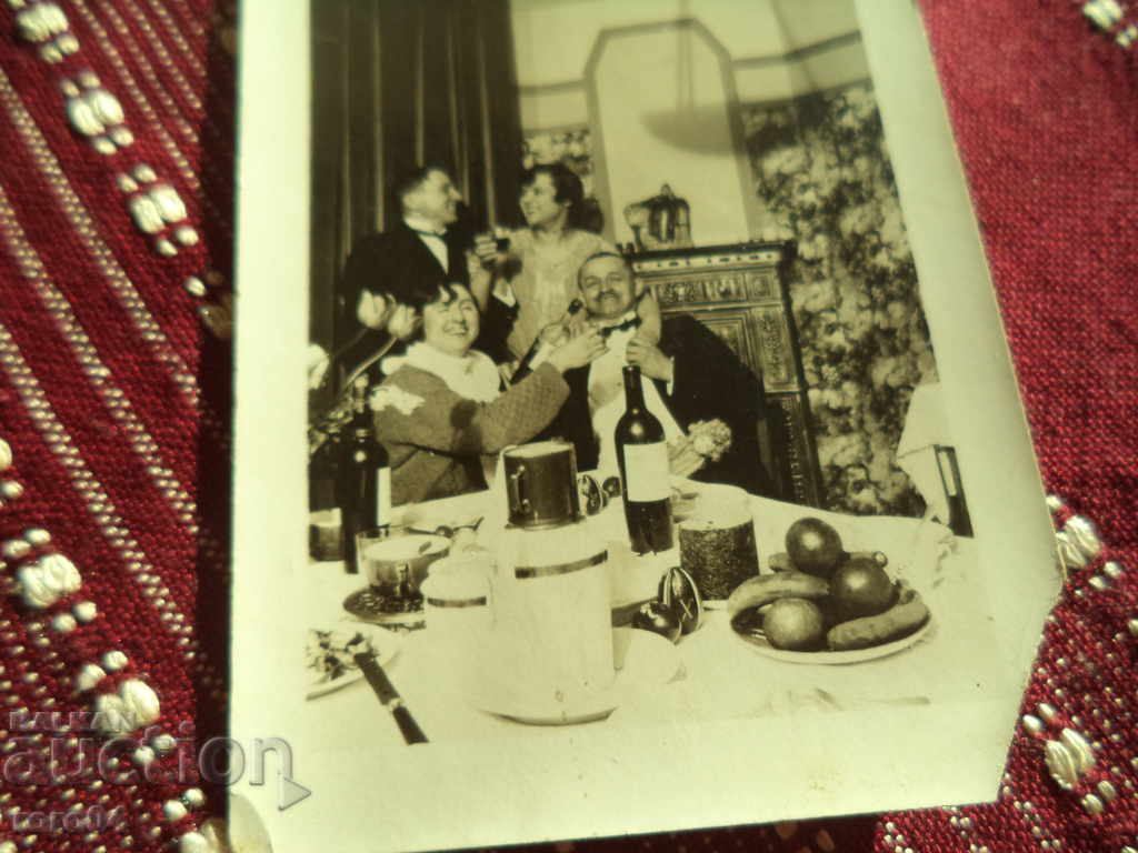 OLD PHOTOS - THE ARISTOCRATES - EASTER TABLE with price 9.99 BGN | € 5.11 OLD PHOTOS - THE ARISTOCRATES - EASTER TABLE with price 9.99 BGN | € 5.11