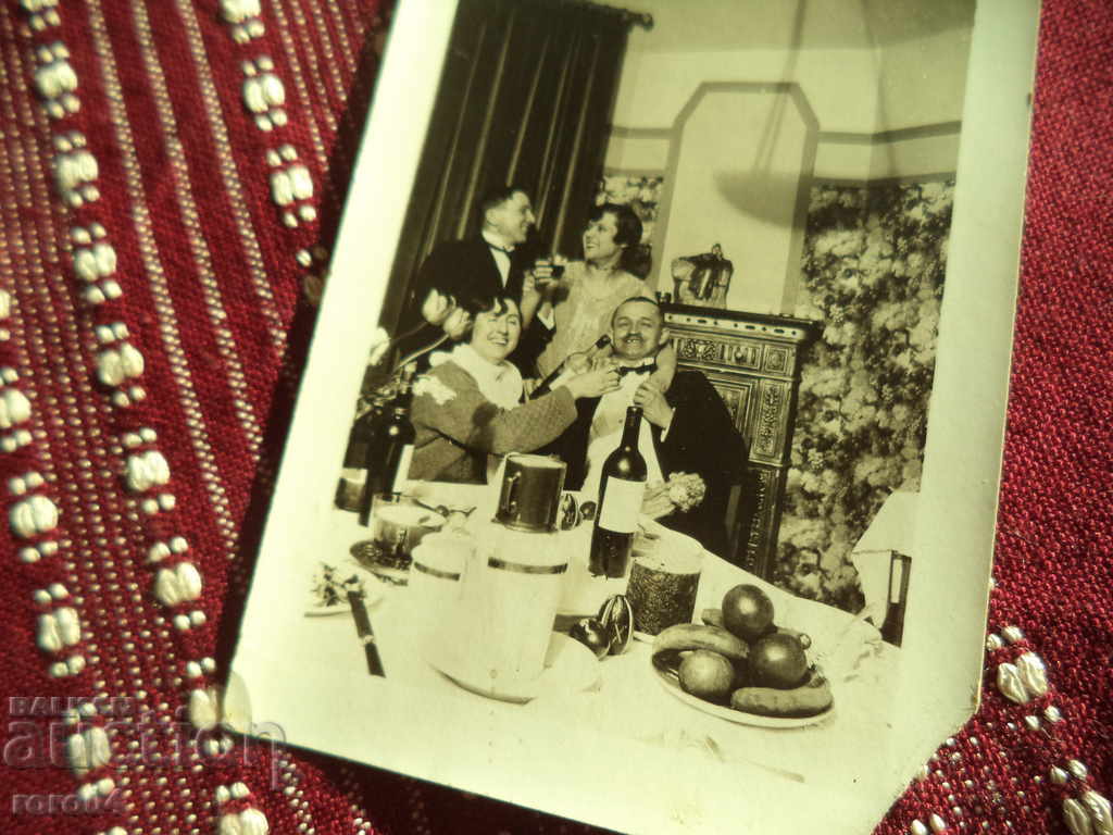 Licitație VECHI FOTOGRAFII - ARISTOCRATE - TABLA DE PASTE