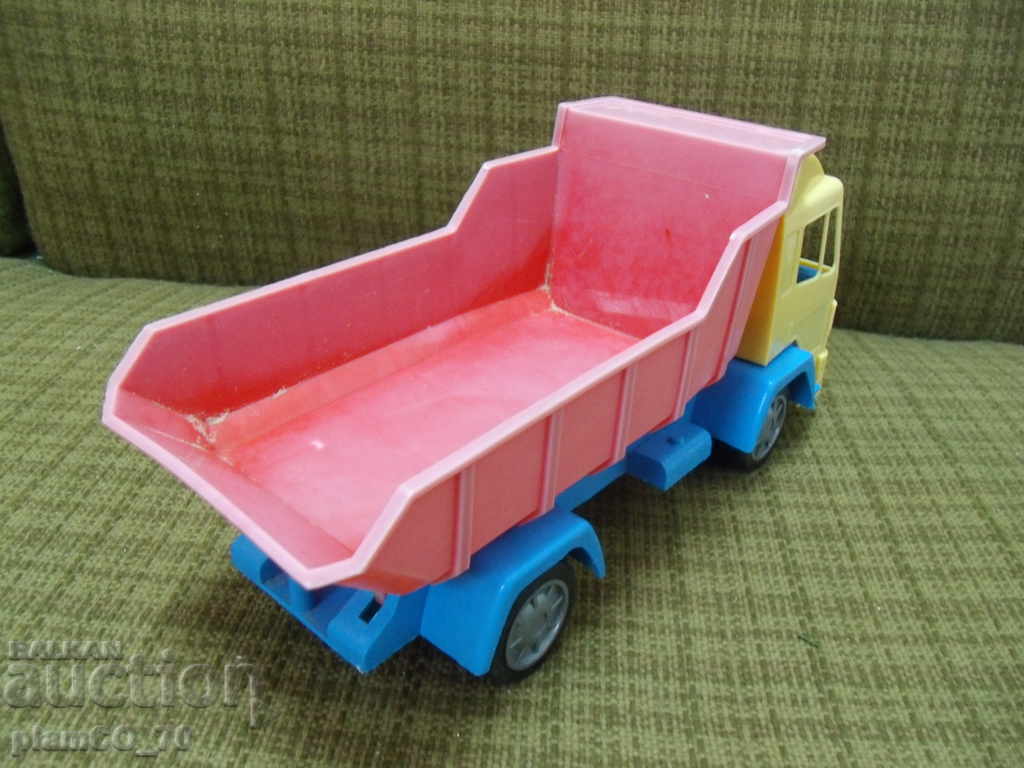 No. * 3871 old plastic toy truck - 5 No. * 3871 old plastic toy truck - 5