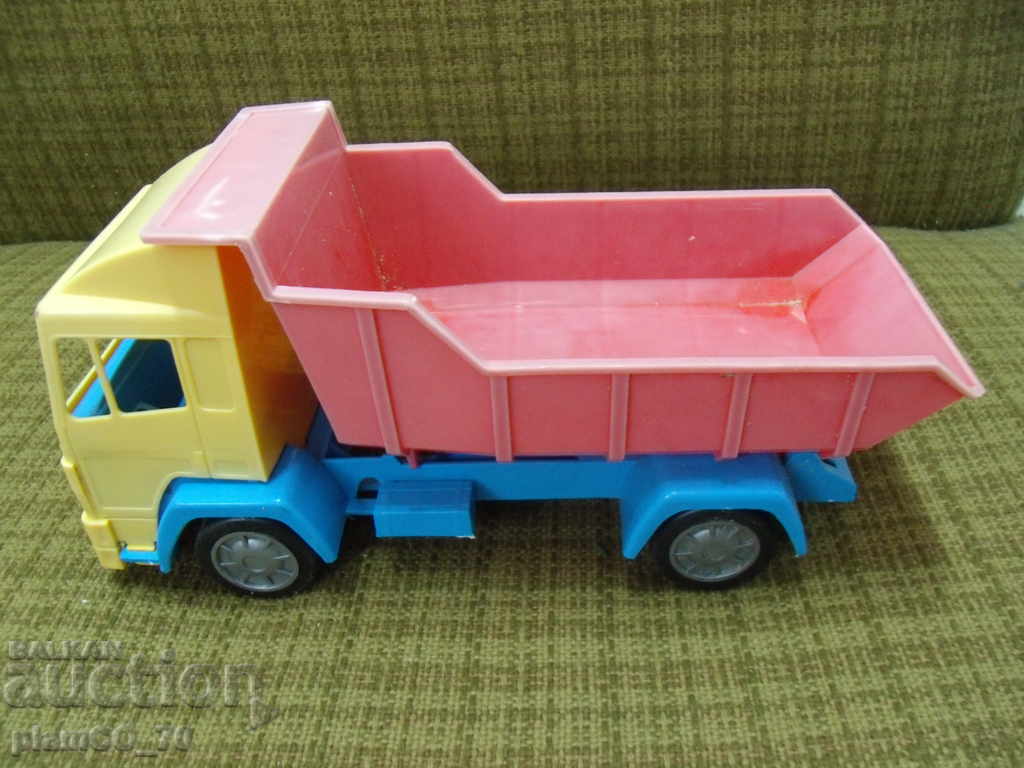 No. * 3871 old plastic toy truck - 7 No. * 3871 old plastic toy truck - 7