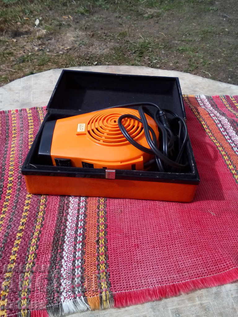 AKA old hair dryer with price 20.00 BGN | € 10.23 AKA old hair dryer with price 20.00 BGN | € 10.23