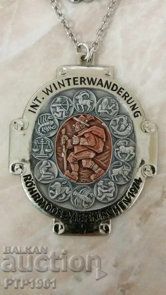 insigna de turism cu preț € 3.50 | 6.85 BGN