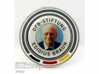 Шеф Германският футболен съюз-Футболна значка-Егидиус Браун