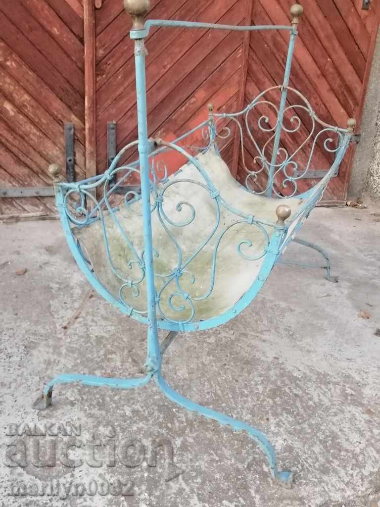 Παράδοση Χειροποίητη κούνια, αρχές 20ου αιώνα, σφυρήλατο σίδερο