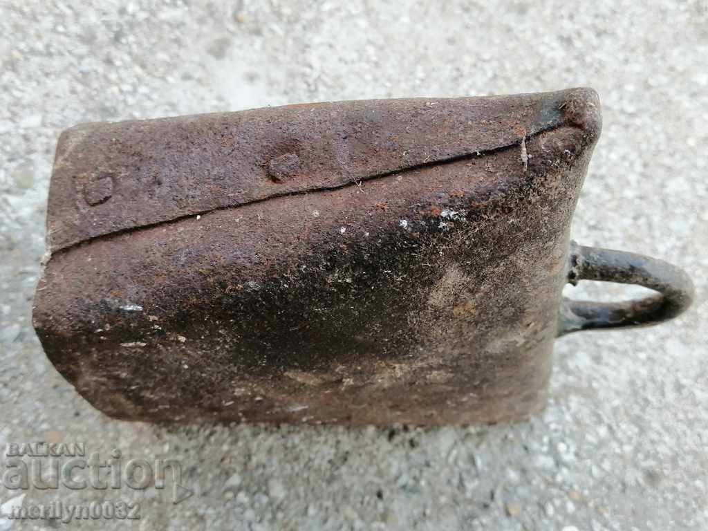 Delivery of Old clapper, chan, tumbler bell