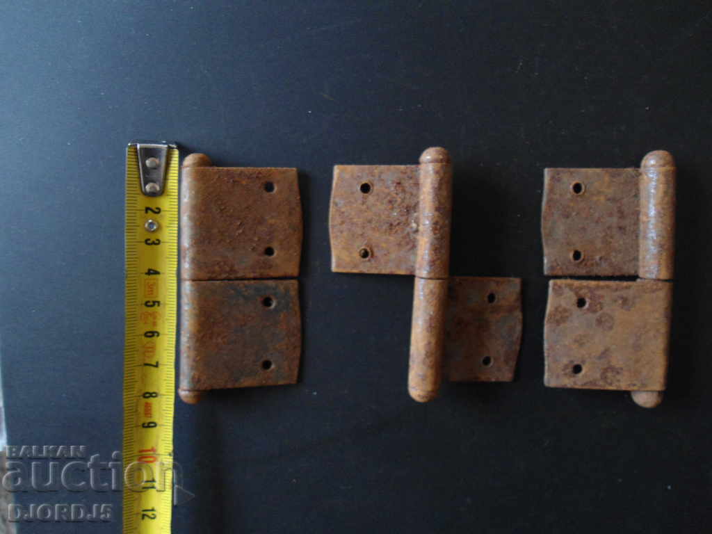 Delivery of Lot of old hinges, 40 pieces Delivery of Lot of old hinges, 40 pieces