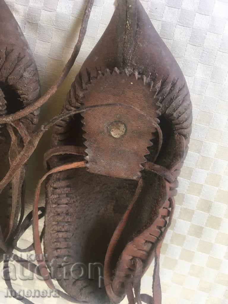 PIELE DE PIGURI VECHI COPII cu preț 30.00 BGN | € 15.34