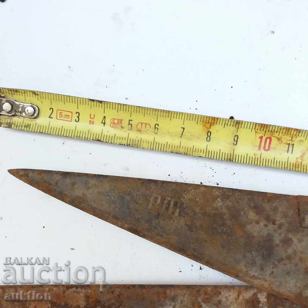 Auction STAR HORSES HANDLE FOR SHEEPING THE SHEEP Auction STAR HORSES HANDLE FOR SHEEPING THE SHEEP