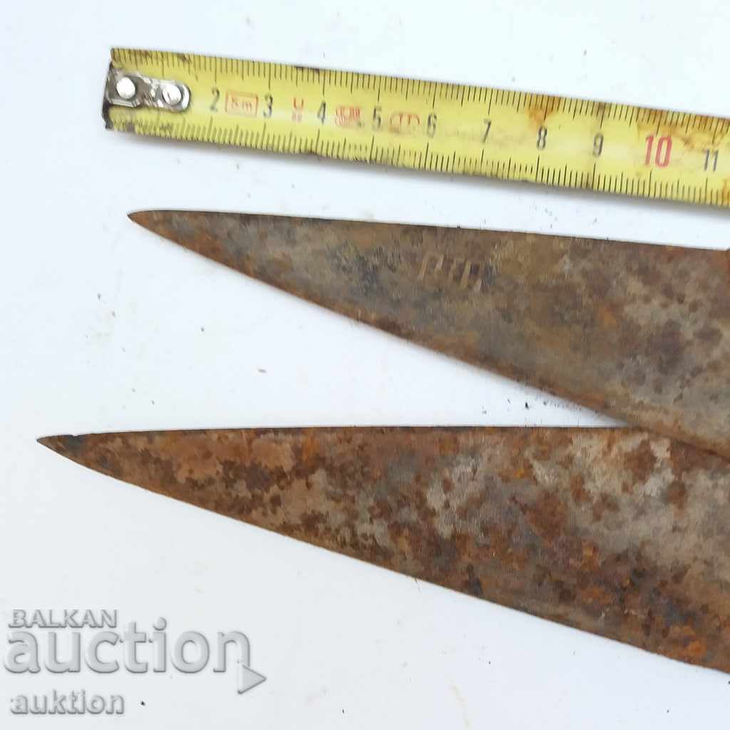 Delivery of STAR HORSES HANDLE FOR SHEEPING THE SHEEP Delivery of STAR HORSES HANDLE FOR SHEEPING THE SHEEP