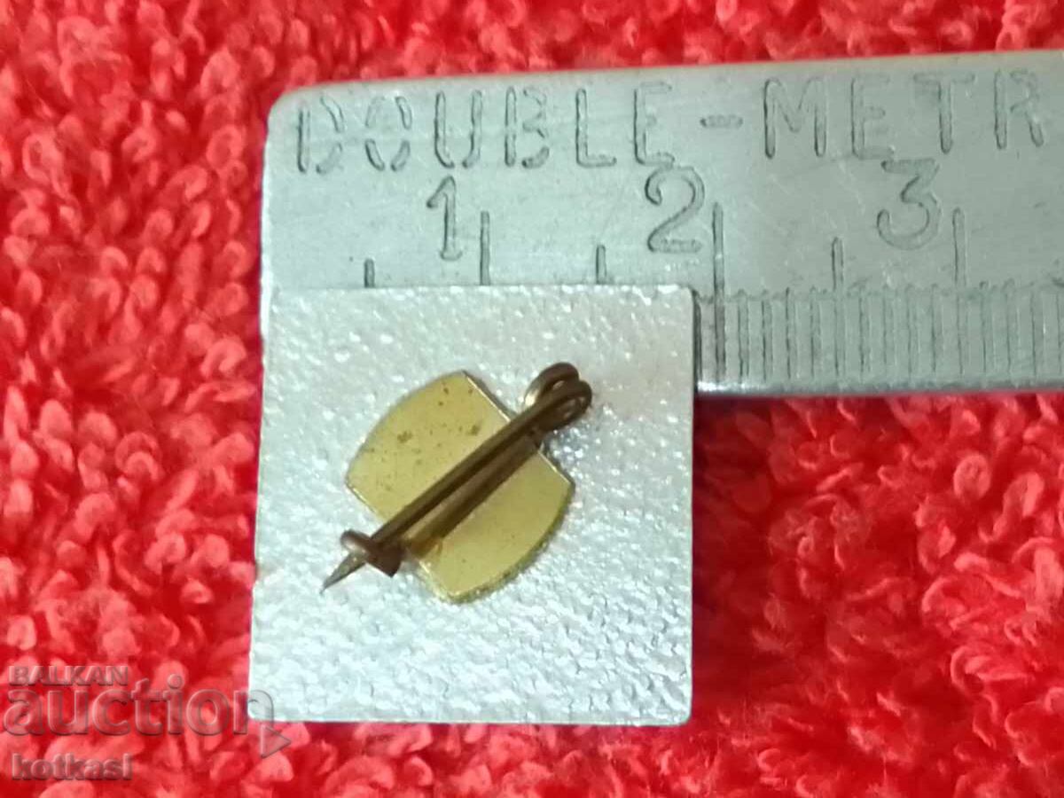 Old social badge Trade and Service Workers Union with price 3.50 BGN | € 1.79 Old social badge Trade and Service Workers Union with price 3.50 BGN | € 1.79