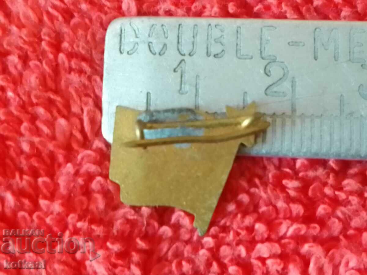 Old social badge bronze enamel 1919 - 1957 KISZ with price 5.50 BGN | € 2.81 Old social badge bronze enamel 1919 - 1957 KISZ with price 5.50 BGN | € 2.81