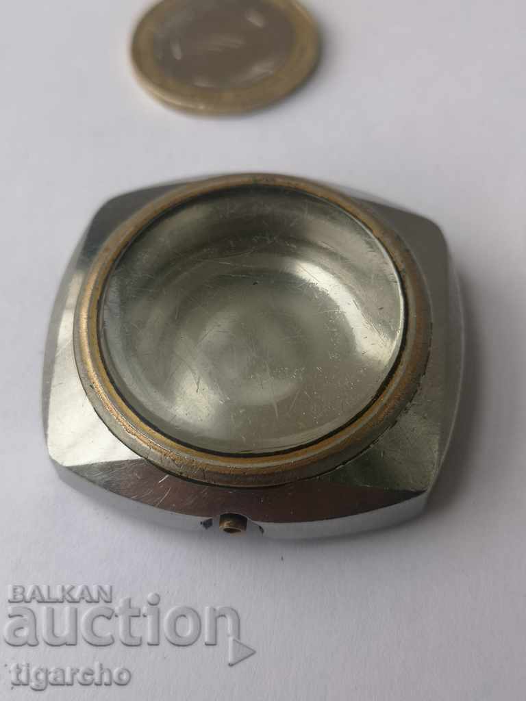 Cashier from Omax watch with price 12.00 BGN | € 6.14 Cashier from Omax watch with price 12.00 BGN | € 6.14