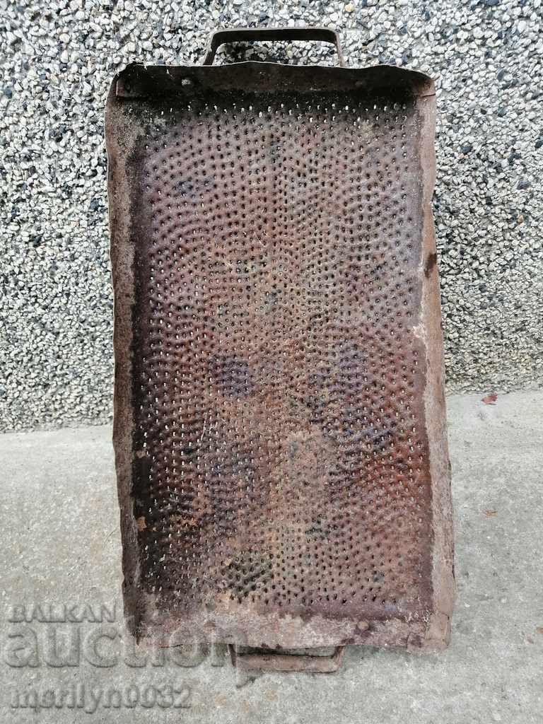 Sită metalică veche primitivă