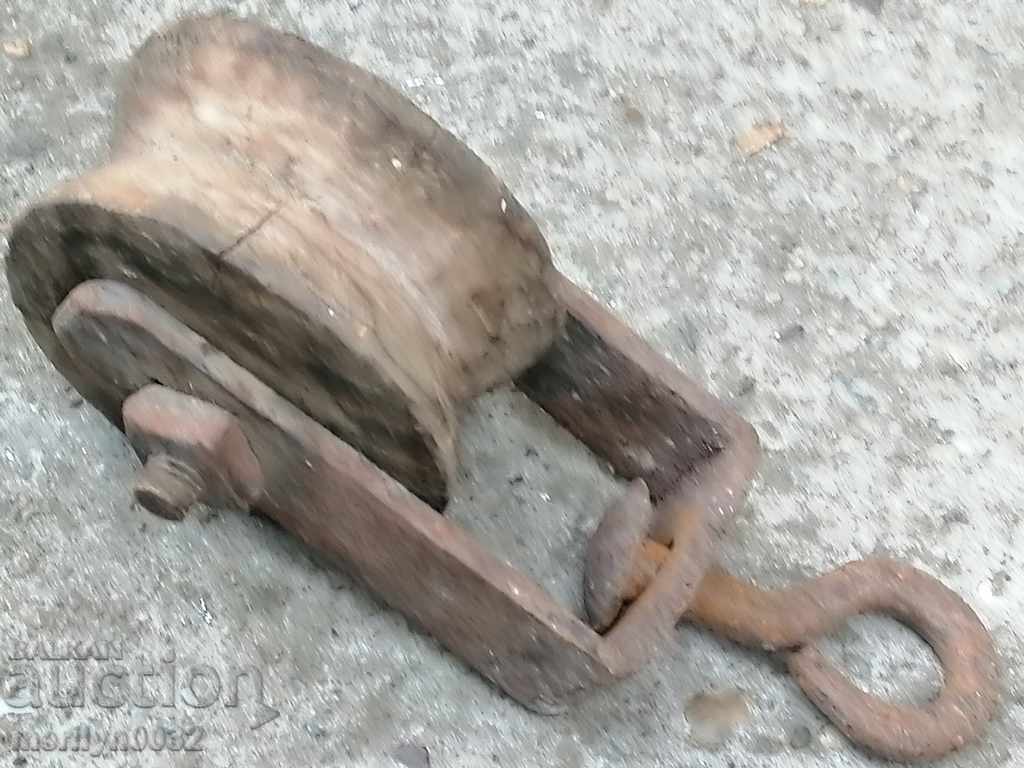 Scripete vechi din lemn, scripete, fier forjat - 5 Scripete vechi din lemn, scripete, fier forjat - 5