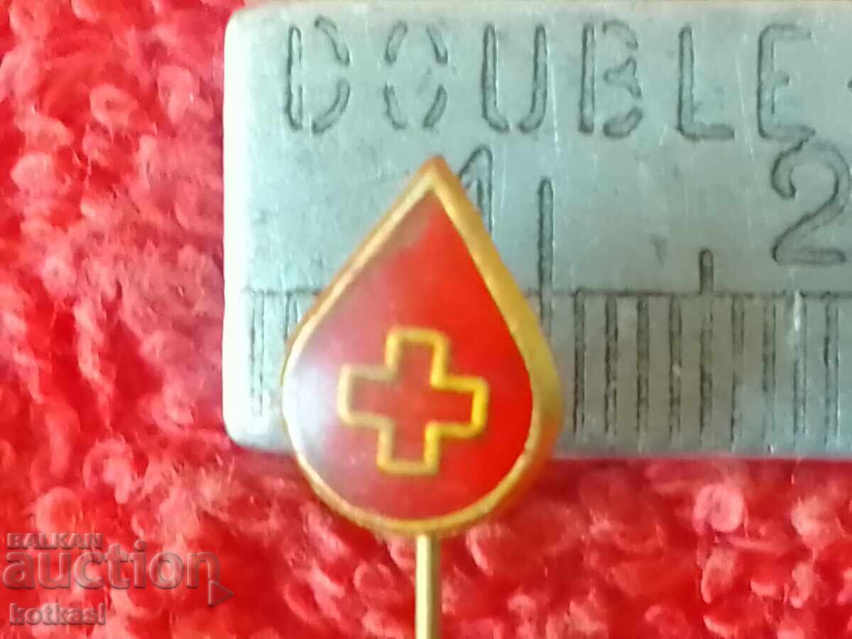 Old badge pin Red Cross Blood Donor Old badge pin Red Cross Blood Donor