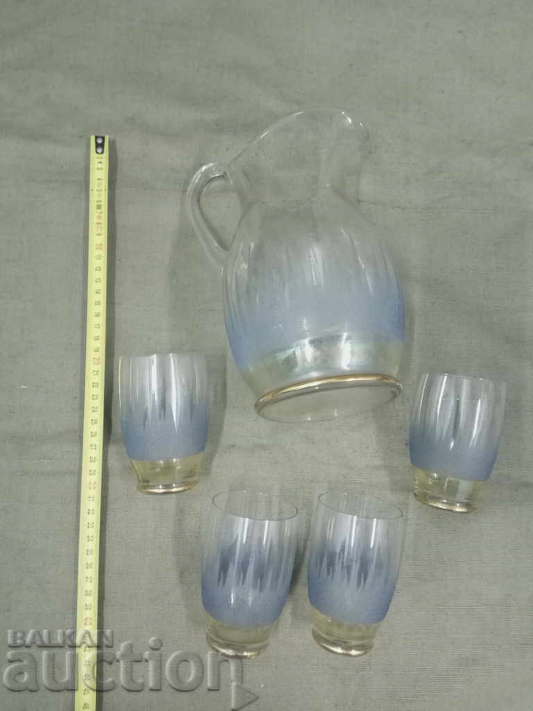 Auction 4-glass jug - hand glass Auction 4-glass jug - hand glass