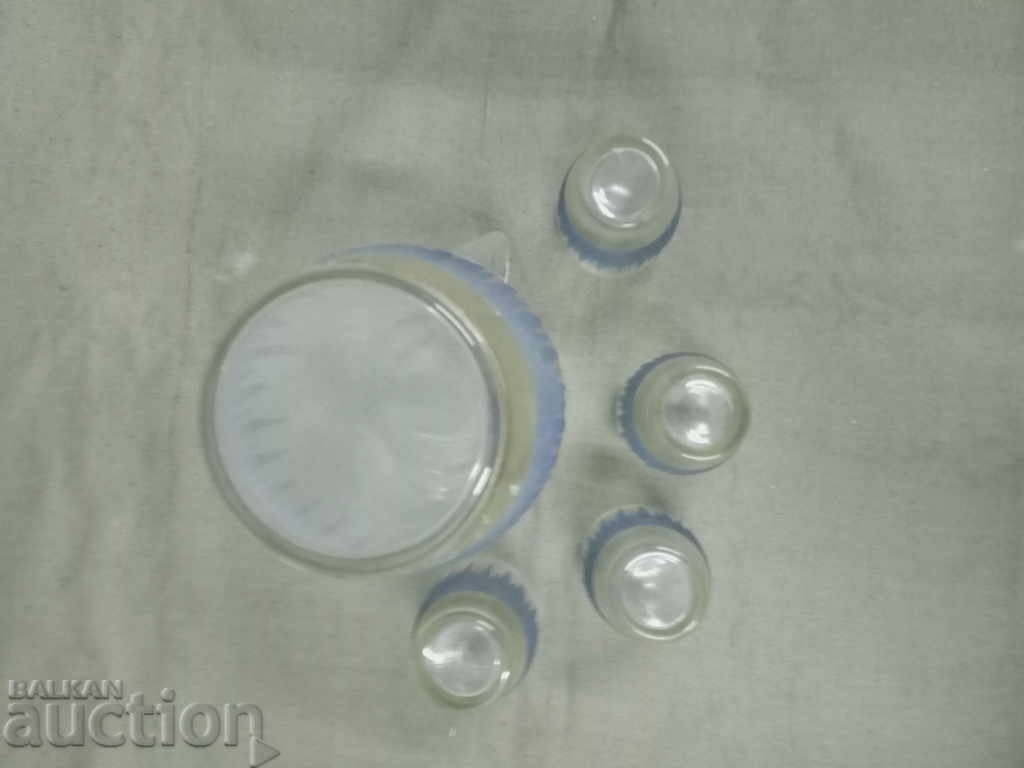 Delivery of 4-glass jug - hand glass Delivery of 4-glass jug - hand glass