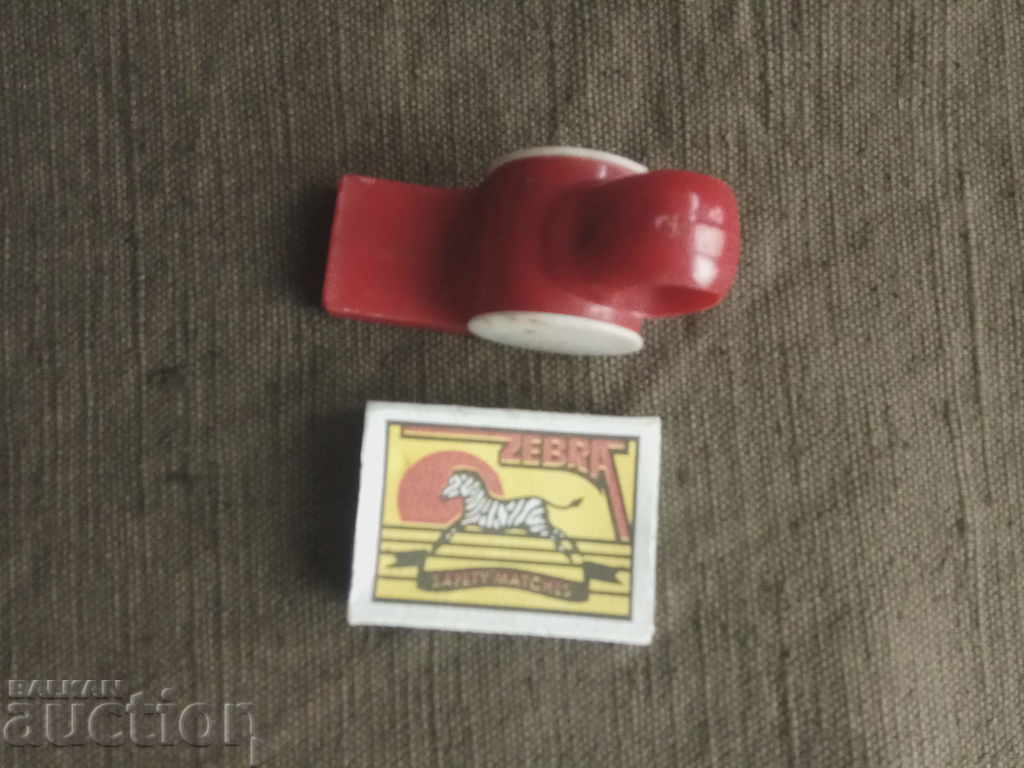 Big plastic whistle with price 10.00 BGN | € 5.11 Big plastic whistle with price 10.00 BGN | € 5.11