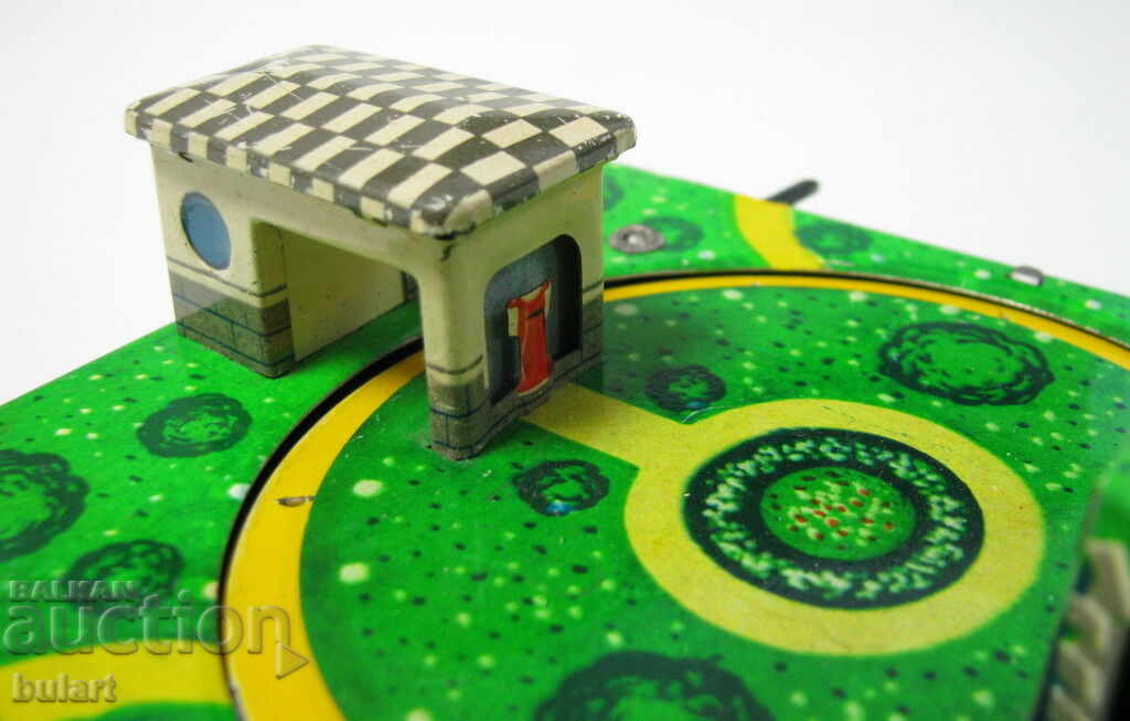 Delivery of WIND UP RUSSIA CAR TOY Trolleys MECHANICAL TOY WORKING