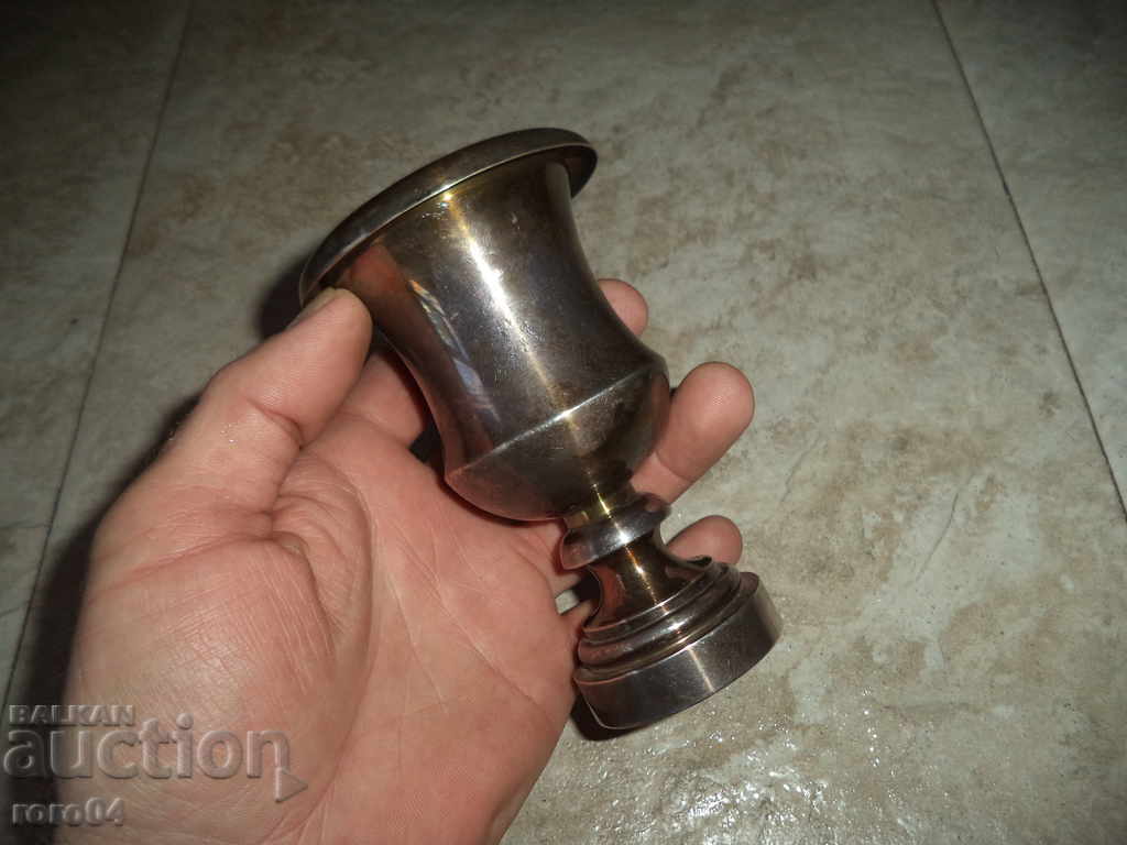 CHRISTIAN DIOR - VASE with price 159.30 BGN | € 81.45